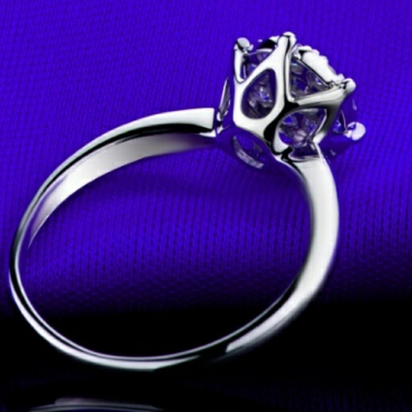 Floral Diamond Cluster Silver Solitaire Ring - Picture 6 of 6